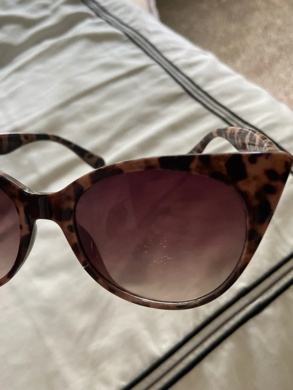 N/A stylish tortoiseshell